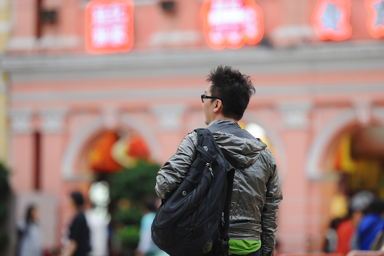 演员小锅盖，星光之路的璀璨之旅